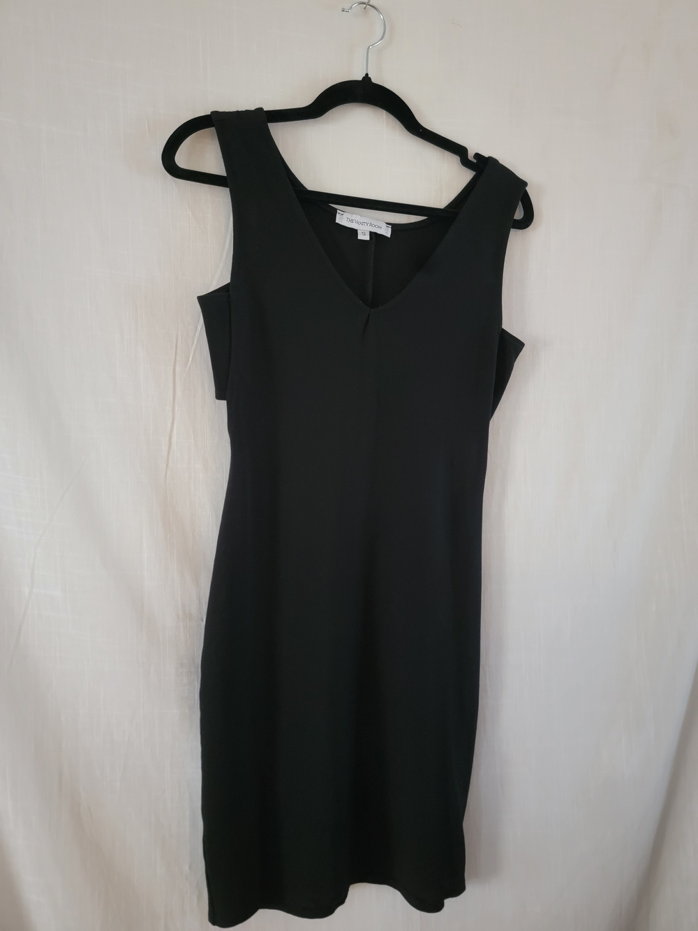 Elegant Black V-Neck Sleeveless Dress With Side Cutouts By The Vanity Room/S